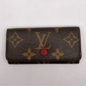 Louis Vuitton 4 key holder - pre-loved - authentic